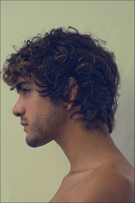 Messy Waves hairstyle for men